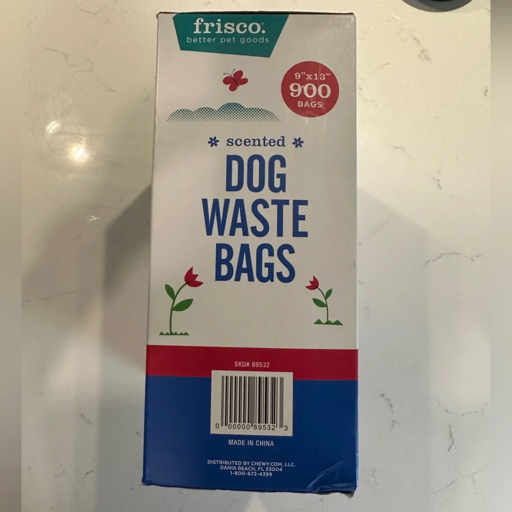 Frisco Scented Dog Waste Bags. 900 bags. Includes 2 dispensers